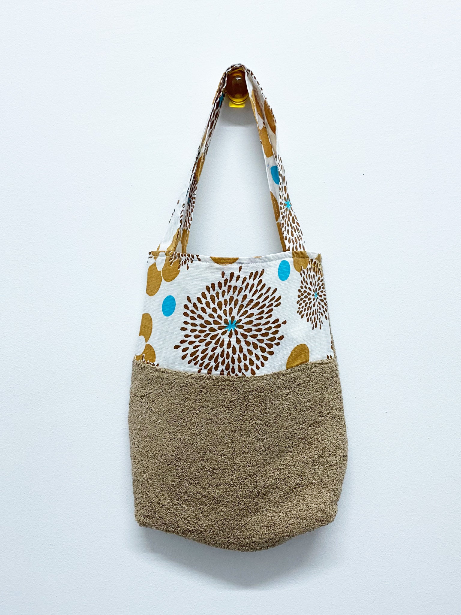 Mocha Towel Beach Accessory Bag