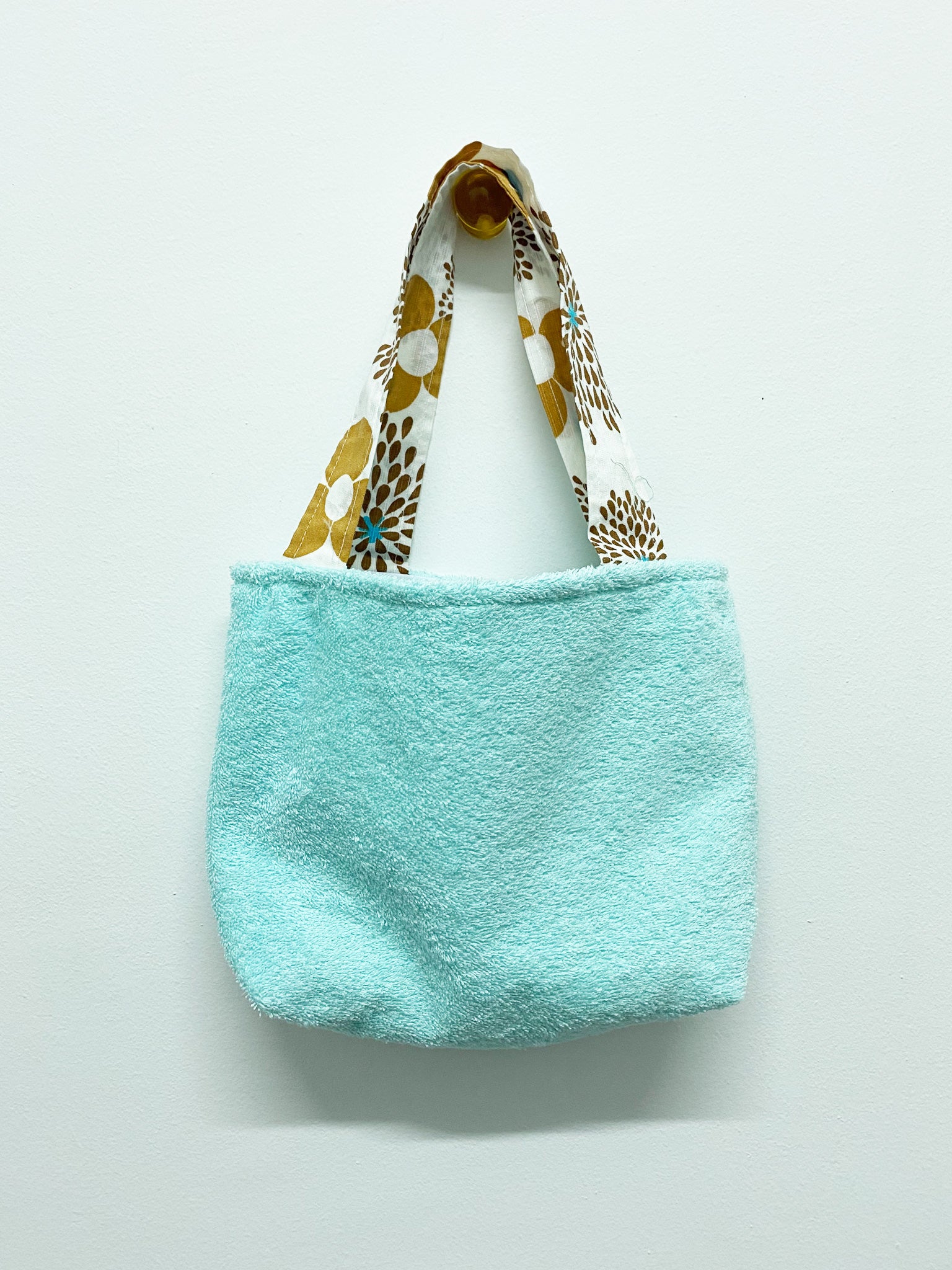 Aqua Towel Beach Accessory Bag