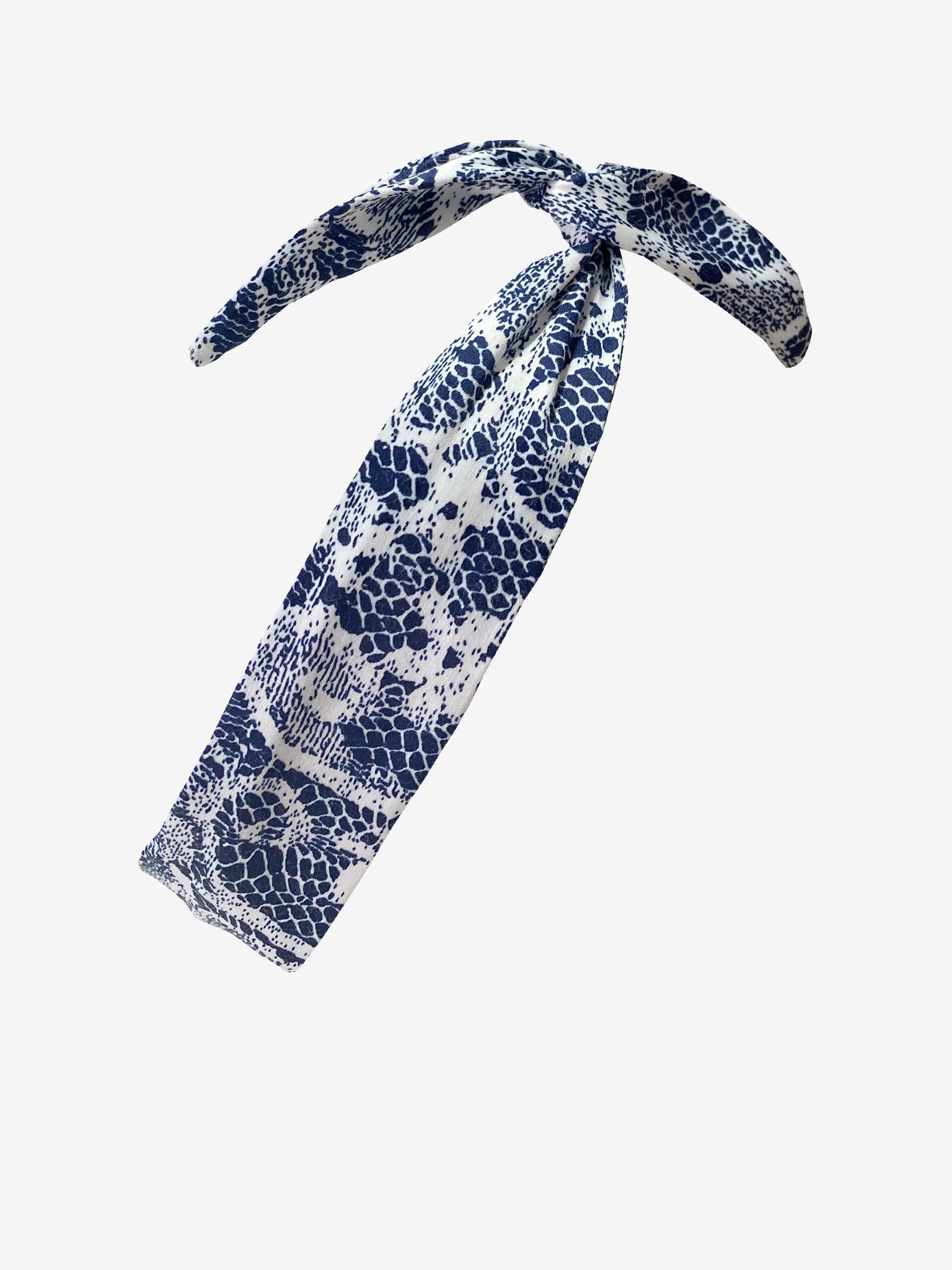 Wire Headband in Navy-White Lace Print